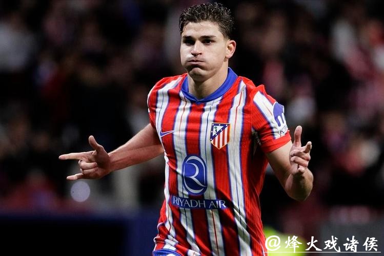 曼城的痛：26岁阿尔瓦雷斯世界波+妙传，率队4-0横扫巴萨